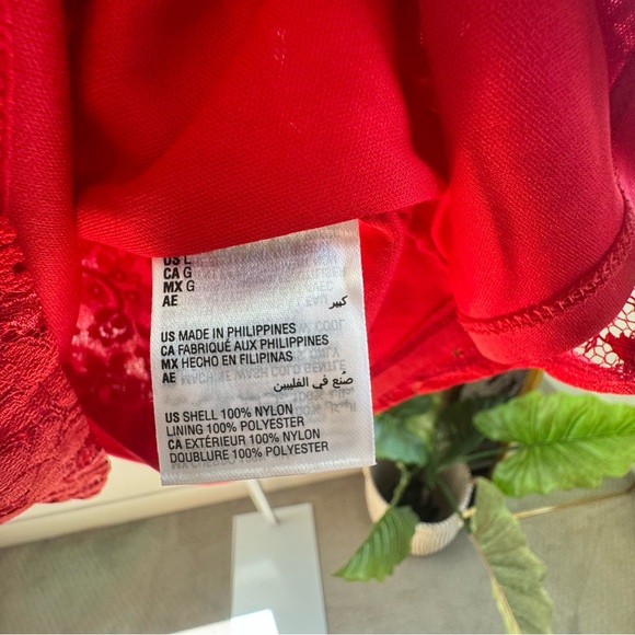 Charter Club Lace overlay blouse with 3/4 sleeves and cuff ties. Size Large - Picture 12 of 17